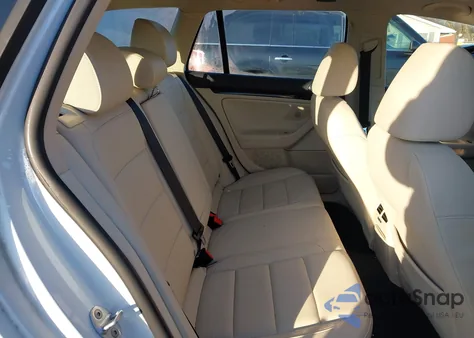 2014 Volkswagen Jetta Sportwagen 2.0L Tdi z USA, uszkodzony, nr VIN 3VWPL7AJ5EM628580